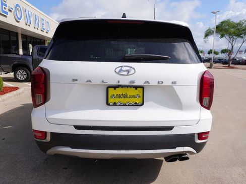 Used 2022 Hyundai Palisade SEL w/ Premium Package FWD image 5