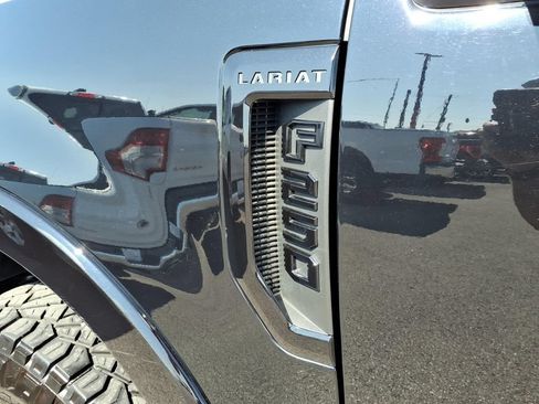 Used 2022 Ford F250 Lariat w/ Tremor Off-Road Package AWD/4WD image 6
