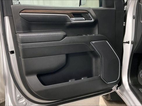 Used 2022 Chevrolet Silverado 1500 LT image 9