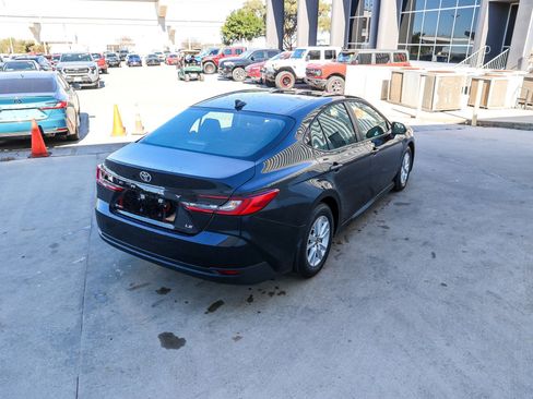 Used 2026 Toyota Camry LE image 7
