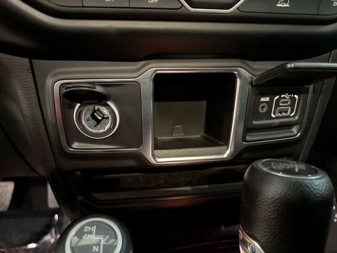 Used 2023 Jeep Wrangler Unlimited Sport AWD/4WD image 37