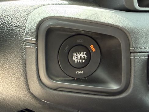Used 2024 Jeep Wrangler Unlimited Rubicon AWD/4WD image 25