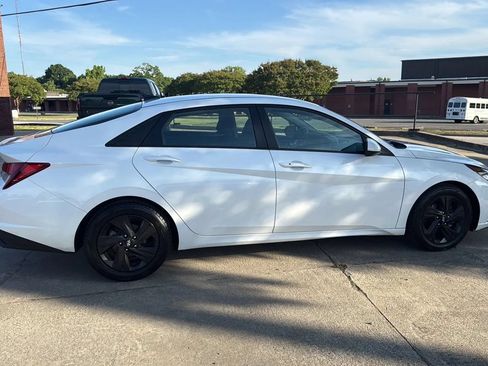 Used 2021 Hyundai Elantra SEL FWD image 6