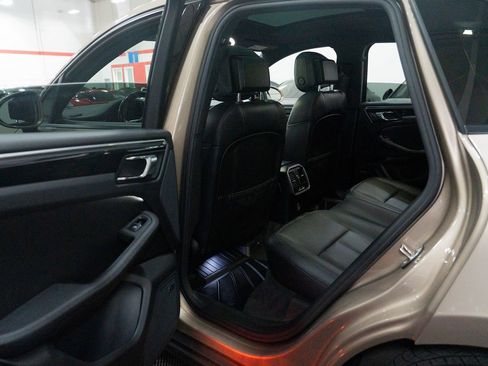 Used 2017 Porsche Macan AWD/4WD image 22