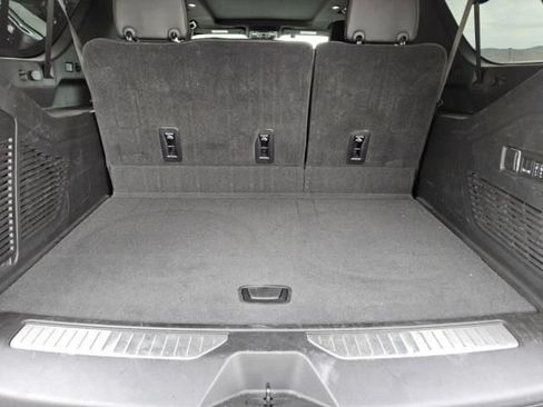 Used 2025 Chevrolet Suburban RST w/ Comfort Package RWD image 10