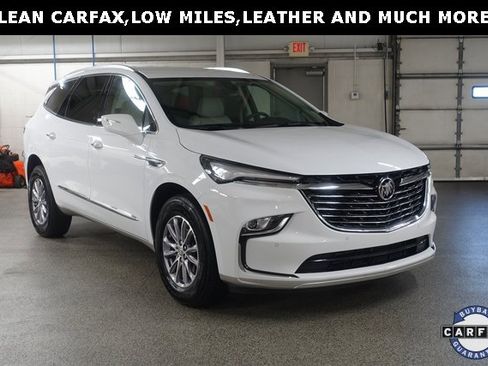 Used 2023 Buick Enclave Essence image 1