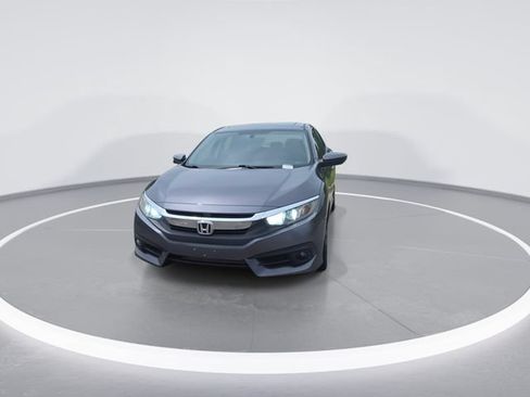 Used 2017 Honda Civic EX-T image 3