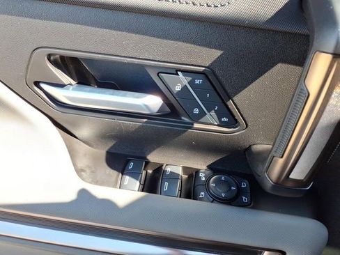 Used 2025 GMC Hummer EV 2X image 20