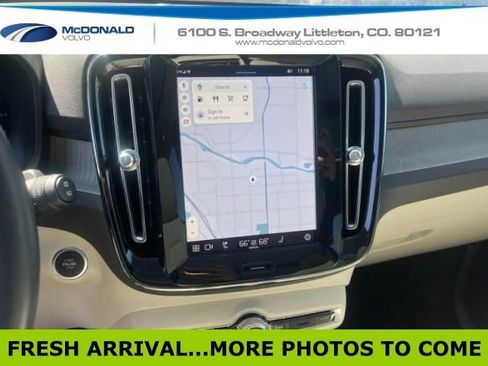 Used 2025 Volvo XC40 B5 Ultra image 6