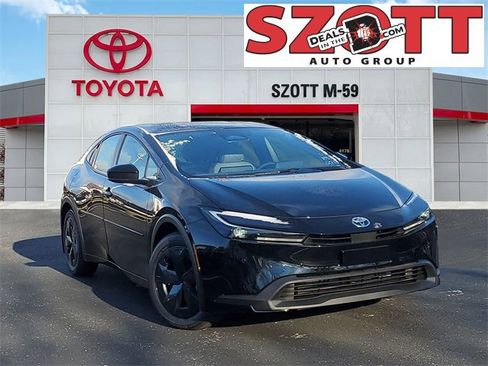 New 2026 Toyota Prius LE image 1