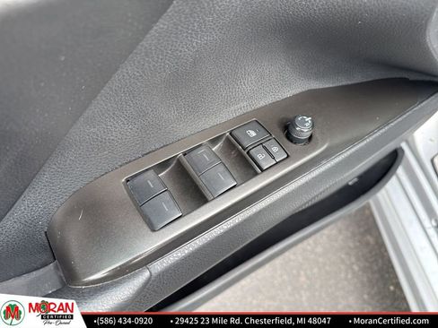 Used 2024 Toyota Camry SE image 10