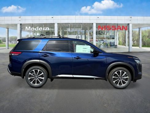 New 2026 Nissan Pathfinder Platinum AWD/4WD image 6