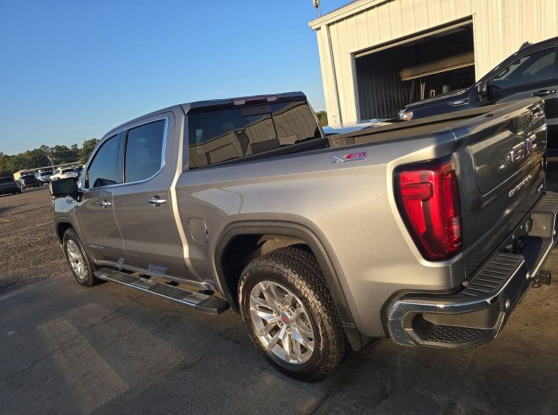 Used 2020 GMC Sierra 1500 SLT w/ SLT Premium Plus Package AWD/4WD image 4