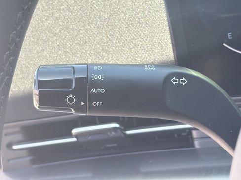 Used 2024 Hyundai Kona Limited FWD image 6