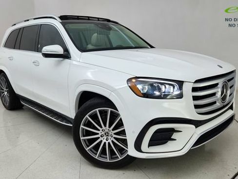 Used 2025 Mercedes-Benz GLS 450 4MATIC w/ AMG Line Exterior image 93
