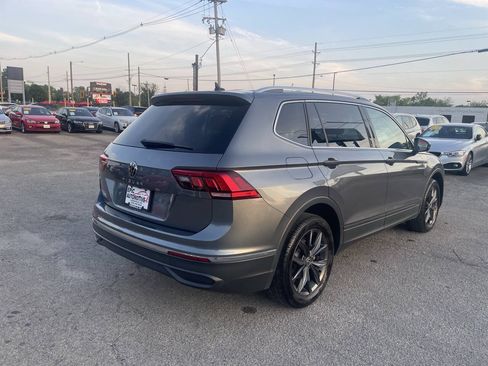 Used 2023 Volkswagen Tiguan SE FWD image 4