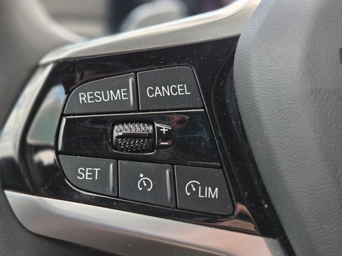 Used 2025 BMW 330i Sedan w/ Convenience Package RWD image 13