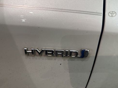 Used 2020 Toyota Avalon XLE image 40