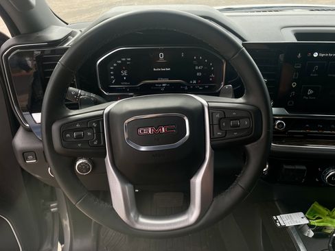 Used 2025 GMC Sierra 1500 Elevation w/ Elevation Premium Package AWD/4WD image 15
