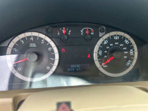Used 2011 Ford Escape Limited w/ 302A Rapid Spec Order Code FWD image 19