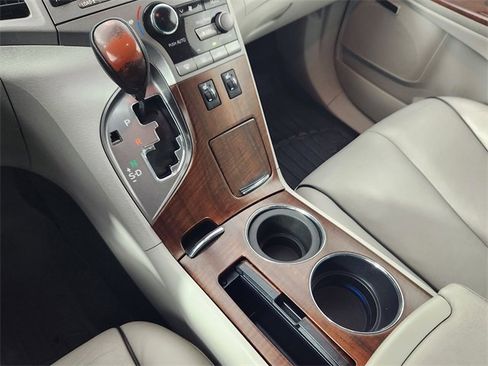 Used 2010 Toyota Venza AWD image 22