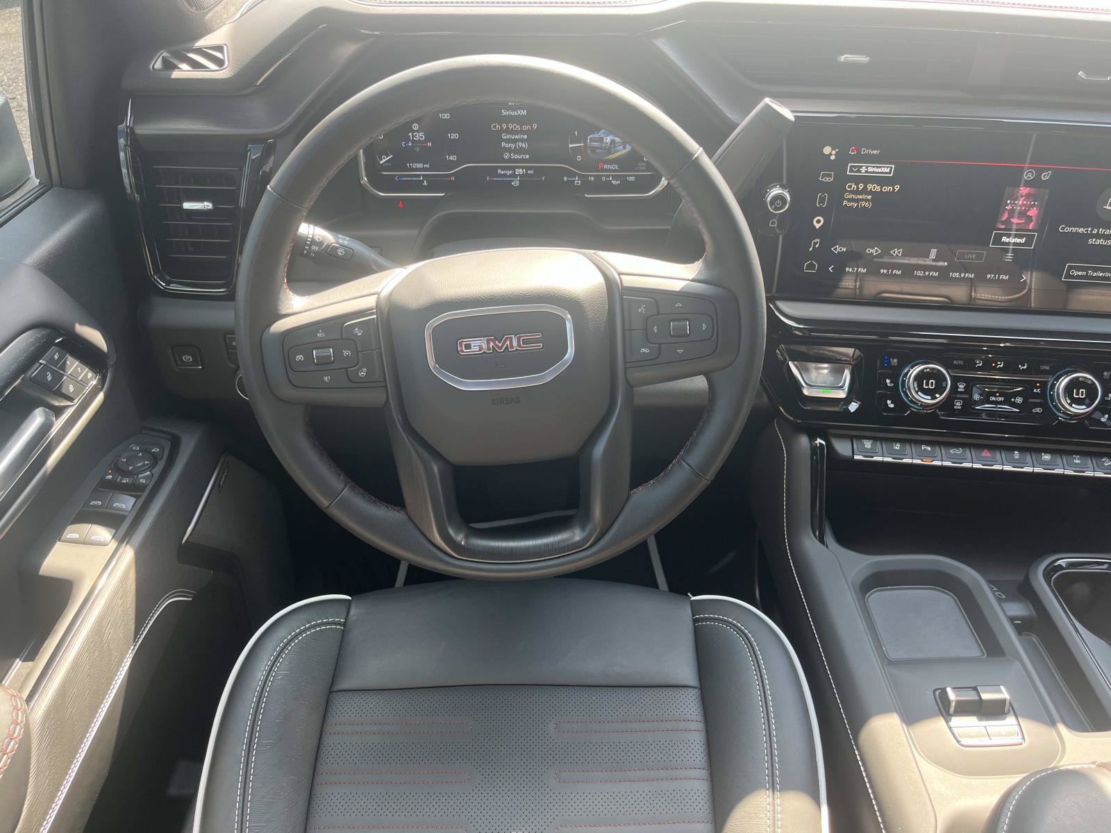 Used 2025 GMC Sierra 2500 AT4X w/ AT4X AEV Edition AWD/4WD image 13