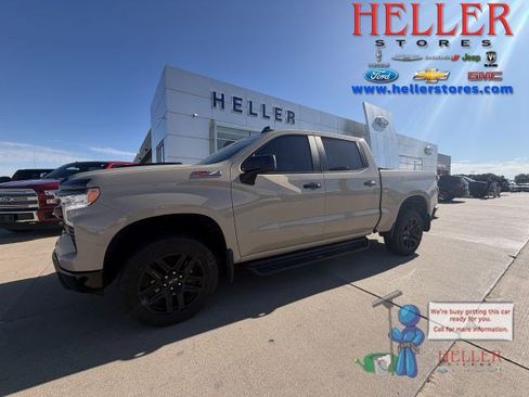 Used 2022 Chevrolet Silverado 1500 LT Trail Boss w/ Convenience Package II AWD/4WD image 1