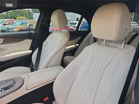 Used 2022 Mercedes-Benz E 350 Sedan image 17