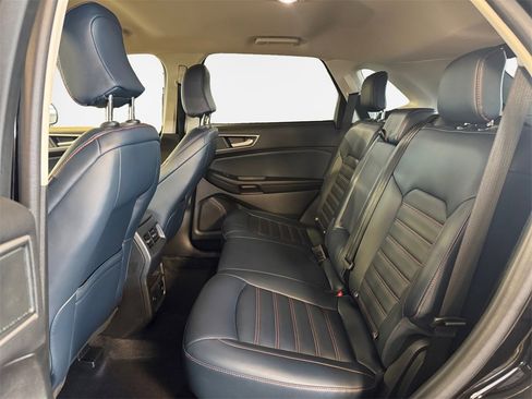 Used 2024 Ford Edge SEL w/ Sport Appearance Package image 24
