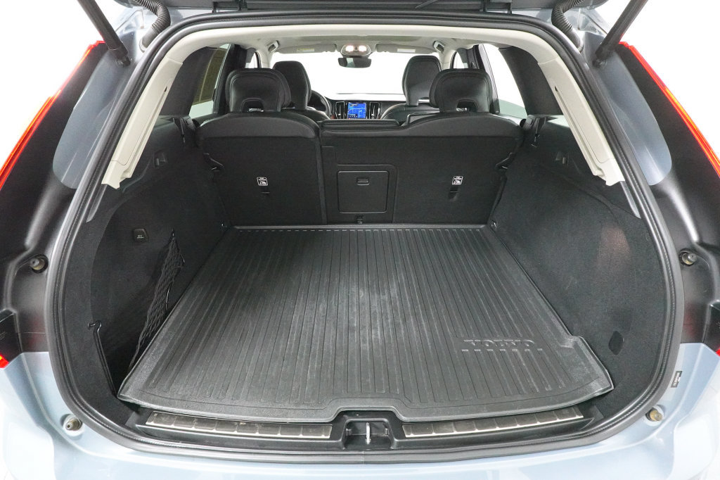 Used 2023 Volvo XC60 B5 Ultimate w/ Climate Package AWD/4WD image 27