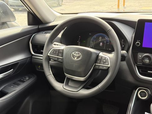 New 2026 Toyota Grand Highlander XLE FWD image 24