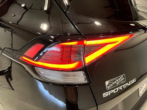 Used 2024 Kia Sportage LX image 23