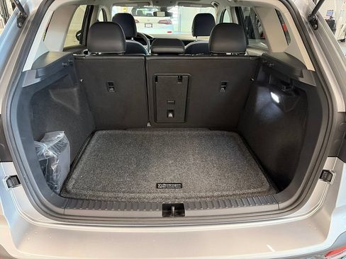 Used 2025 Volkswagen Taos SE w/ Panoramic Sunroof Package AWD/4WD image 23