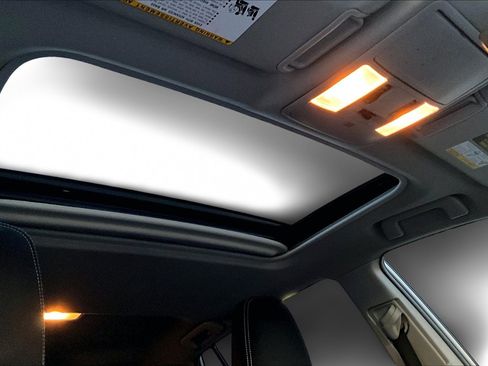 Used 2018 Toyota RAV4 XLE image 27