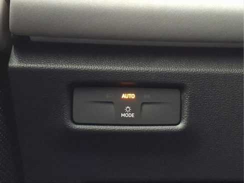 New 2026 Volkswagen Tiguan SE R-Line image 24