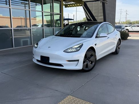 Used 2021 Tesla Model 3 Standard Range Plus RWD image 2