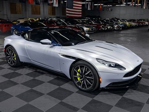 Used 2017 Aston Martin DB11 V12 image 18
