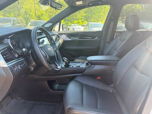 Certified 2024 Cadillac XT6 Premium Luxury w/ Technology Package AWD/4WD image 3