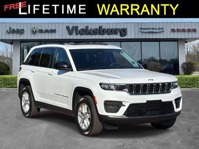 Used 2023 Jeep Grand Cherokee Laredo w/ Luxury Tech Group I