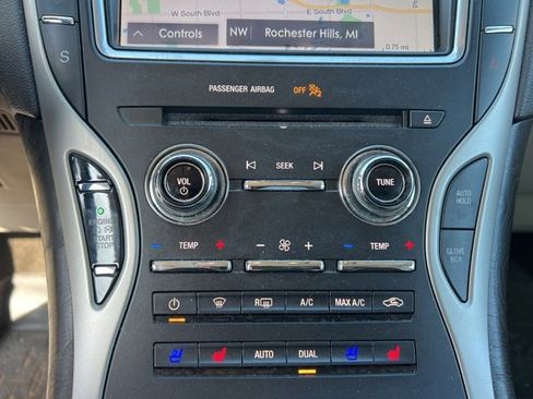 Used 2020 Lincoln Nautilus Reserve image 32