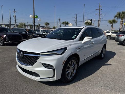 Used 2023 Buick Enclave Avenir w/ Avenir Technology Package FWD image 3