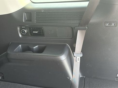 Used 2025 Hyundai Santa Fe SEL FWD image 34