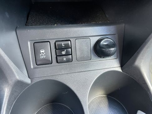 Used 2011 Toyota RAV4 Limited image 20