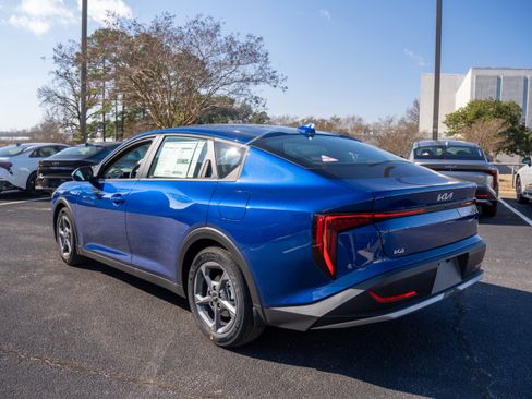 New 2025 Kia K4 LXS FWD image 7