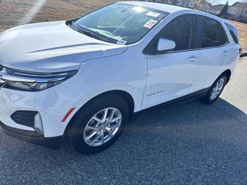 Used 2023 Chevrolet Equinox LT image 5