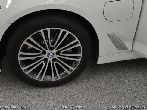 Used 2020 BMW 530e image 45