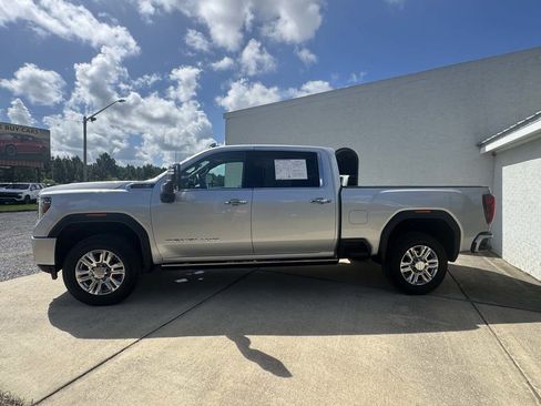 Used 2021 GMC Sierra 2500 Denali w/ Denali Ultimate Package AWD/4WD image 2