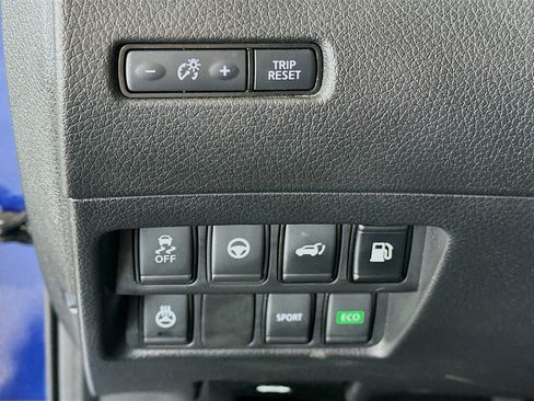 Used 2020 Nissan Rogue SL FWD image 16