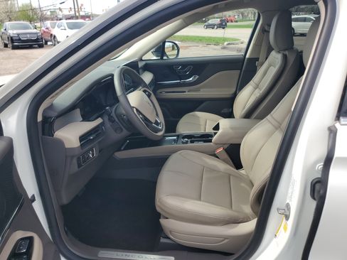 Certified 2023 Lincoln Corsair AWD w/ Equipment Group 101A image 12