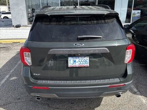 Used 2022 Ford Explorer XLT w/ Equipment Group 202A image 5